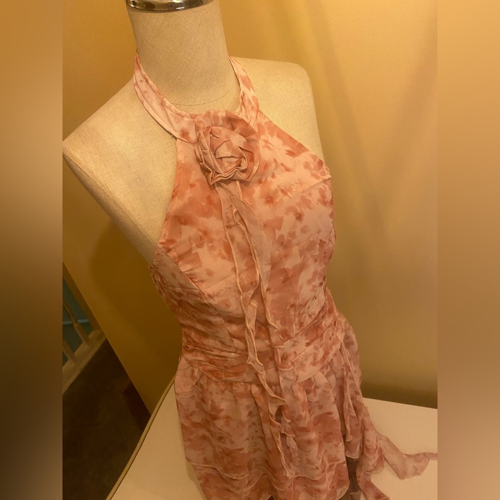🌺 💐 SHEIN Strapless rose mauve and white Dress with cute flower accented collar